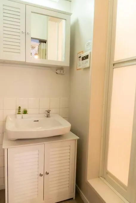Apartment Guest House Kuromon400,徒歩すぐ黒門市場,難波,道頓堀近く Osaka